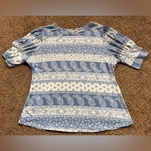 Women’s Blue and White Detailed Top Size XL